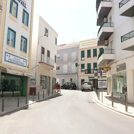 Best Location In Nazare, 1 Min To Beach Feriehus *