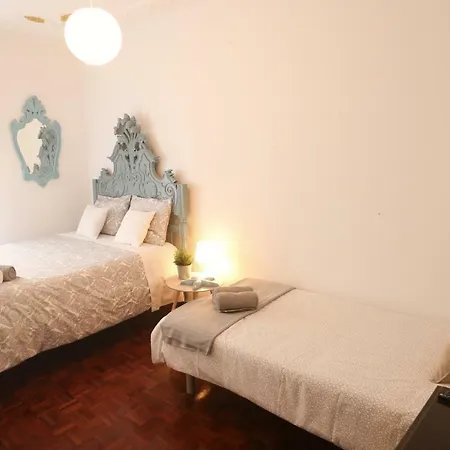 Best Location In Nazare, 1 Min To Beach Feriehus